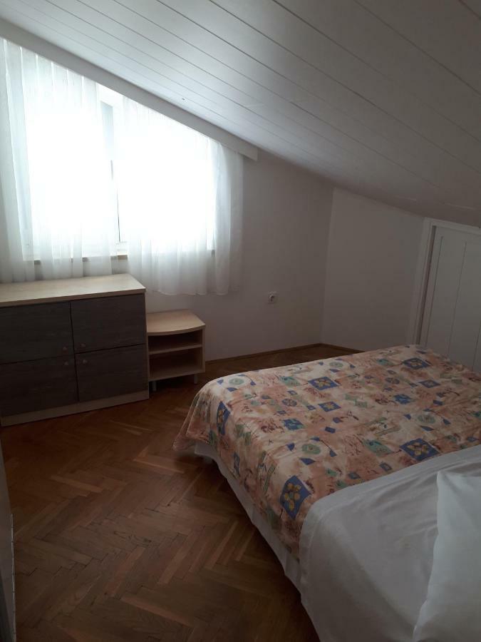 Apartmani Lidija 로파르 외부 사진