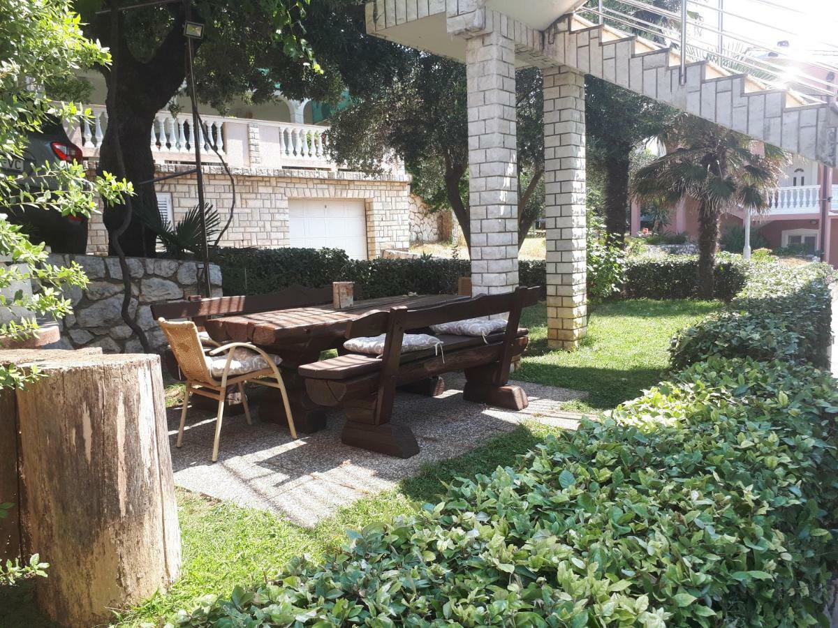 Apartmani Lidija 로파르 외부 사진